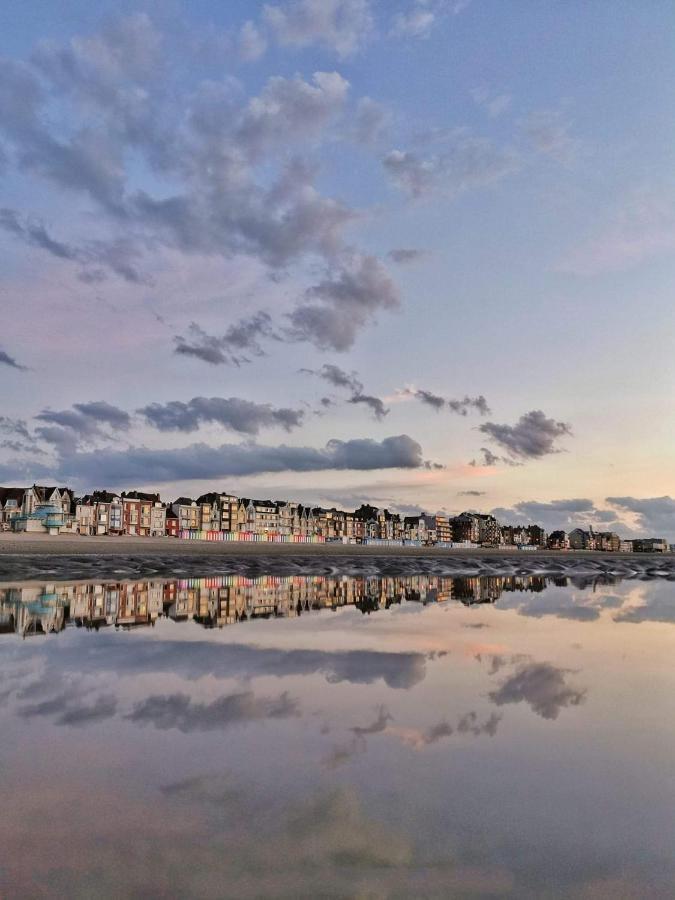 Le Bienvenu - T2 Avec Terrasse Au Coeur De Malo Apartment Dunkirk Luaran gambar